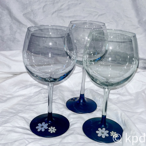 Artisan Crafted Unsigned Red Wine Goblets - Picture 3 of 7